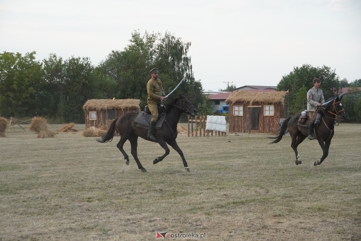 Rekonstrukcja historyczna Bolszewika goń! w Rzekuniu [17.08.2024] - zdjęcie #274 - eOstroleka.pl