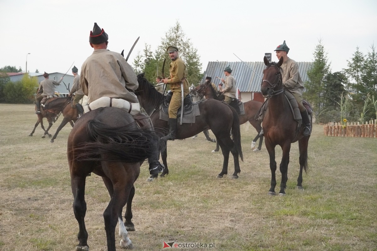 Rekonstrukcja historyczna Bolszewika goń! w Rzekuniu [17.08.2024] - zdjęcie #269 - eOstroleka.pl