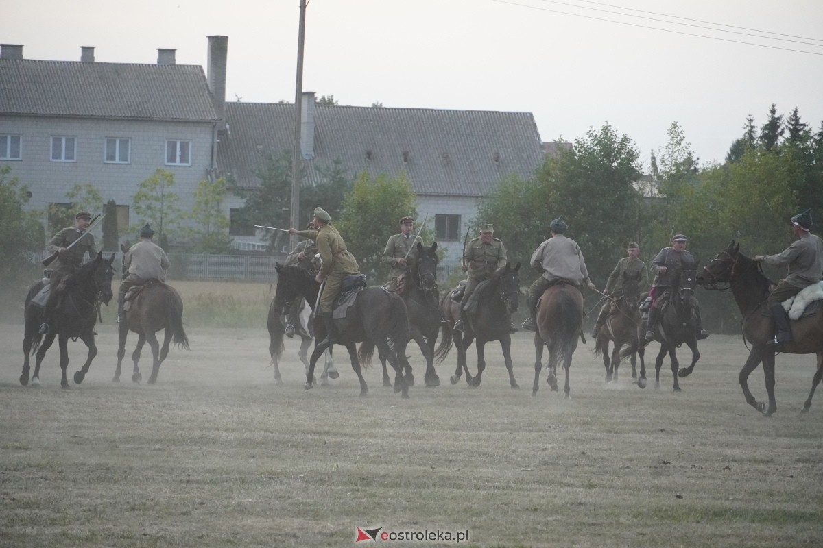 Rekonstrukcja historyczna Bolszewika goń! w Rzekuniu [17.08.2024] - zdjęcie #263 - eOstroleka.pl