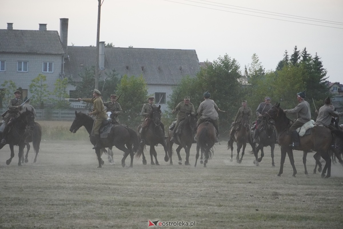 Rekonstrukcja historyczna Bolszewika goń! w Rzekuniu [17.08.2024] - zdjęcie #262 - eOstroleka.pl