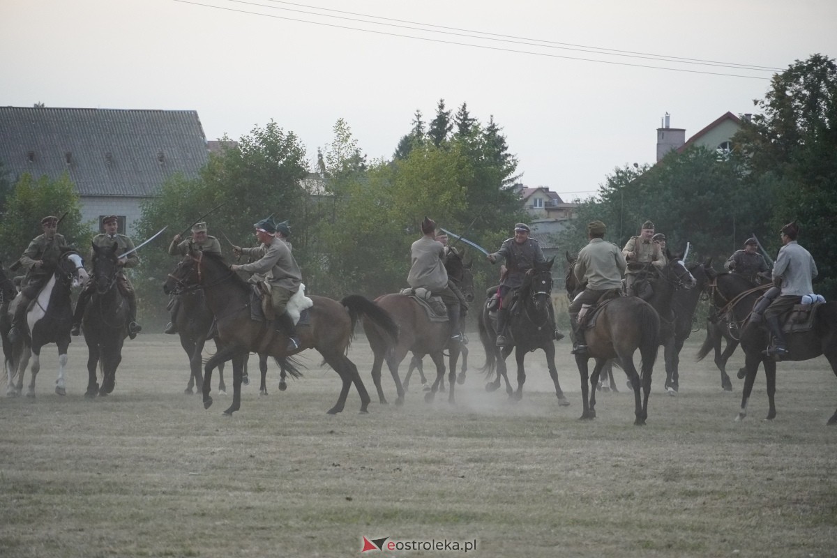 Rekonstrukcja historyczna Bolszewika goń! w Rzekuniu [17.08.2024] - zdjęcie #260 - eOstroleka.pl