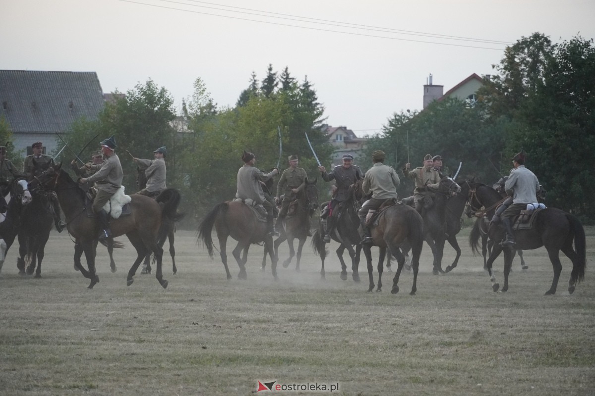 Rekonstrukcja historyczna Bolszewika goń! w Rzekuniu [17.08.2024] - zdjęcie #259 - eOstroleka.pl