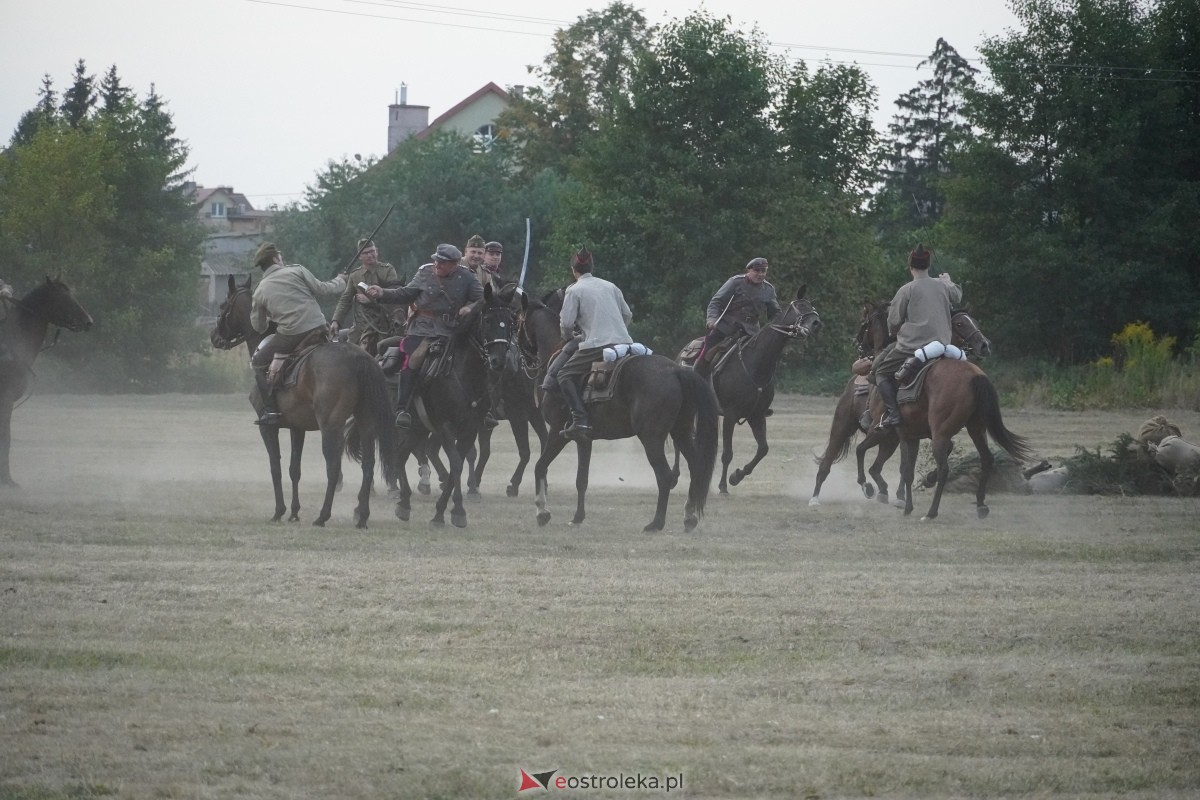 Rekonstrukcja historyczna Bolszewika goń! w Rzekuniu [17.08.2024] - zdjęcie #257 - eOstroleka.pl
