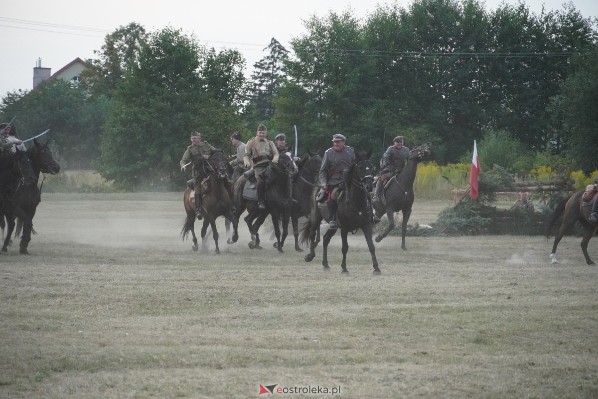Rekonstrukcja historyczna Bolszewika goń! w Rzekuniu [17.08.2024] - zdjęcie #254 - eOstroleka.pl