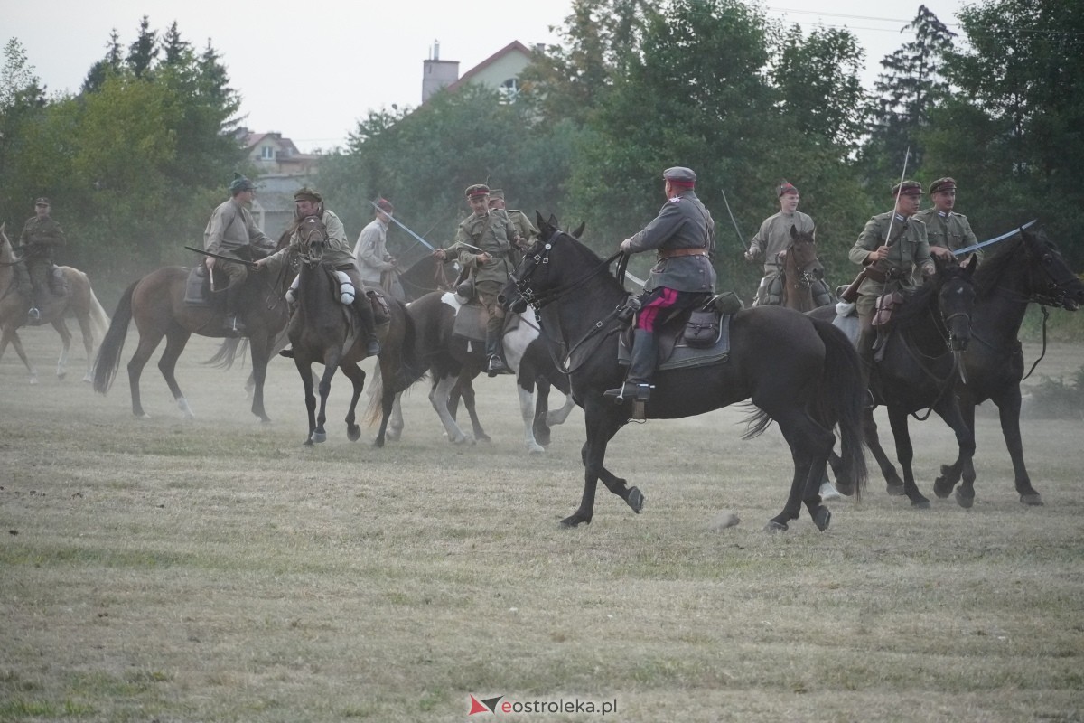 Rekonstrukcja historyczna Bolszewika goń! w Rzekuniu [17.08.2024] - zdjęcie #249 - eOstroleka.pl