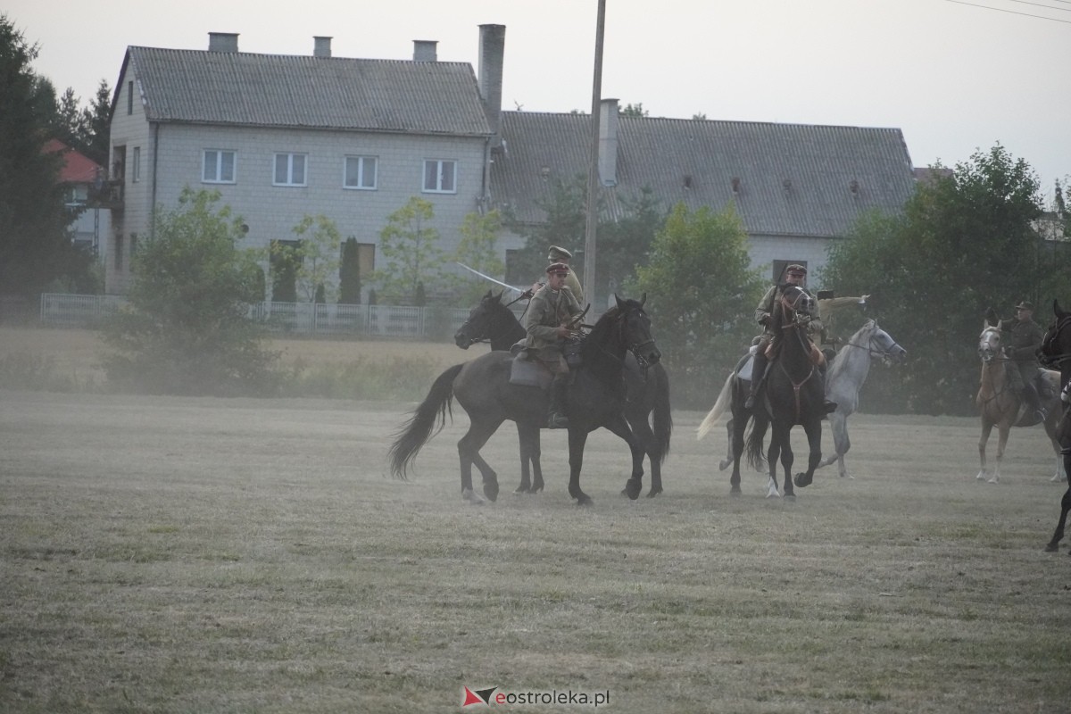 Rekonstrukcja historyczna Bolszewika goń! w Rzekuniu [17.08.2024] - zdjęcie #243 - eOstroleka.pl