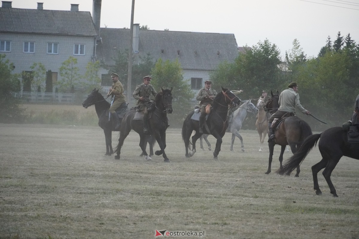 Rekonstrukcja historyczna Bolszewika goń! w Rzekuniu [17.08.2024] - zdjęcie #241 - eOstroleka.pl