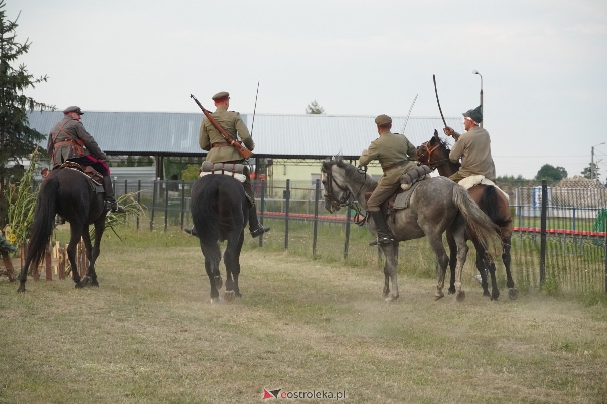 Rekonstrukcja historyczna Bolszewika goń! w Rzekuniu [17.08.2024] - zdjęcie #228 - eOstroleka.pl