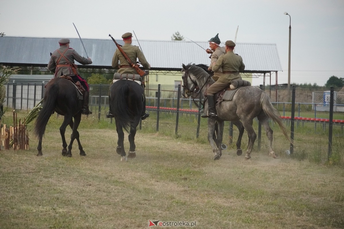 Rekonstrukcja historyczna Bolszewika goń! w Rzekuniu [17.08.2024] - zdjęcie #226 - eOstroleka.pl