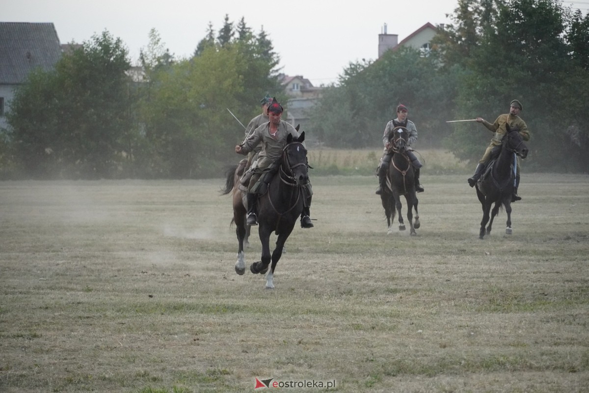 Rekonstrukcja historyczna Bolszewika goń! w Rzekuniu [17.08.2024] - zdjęcie #218 - eOstroleka.pl