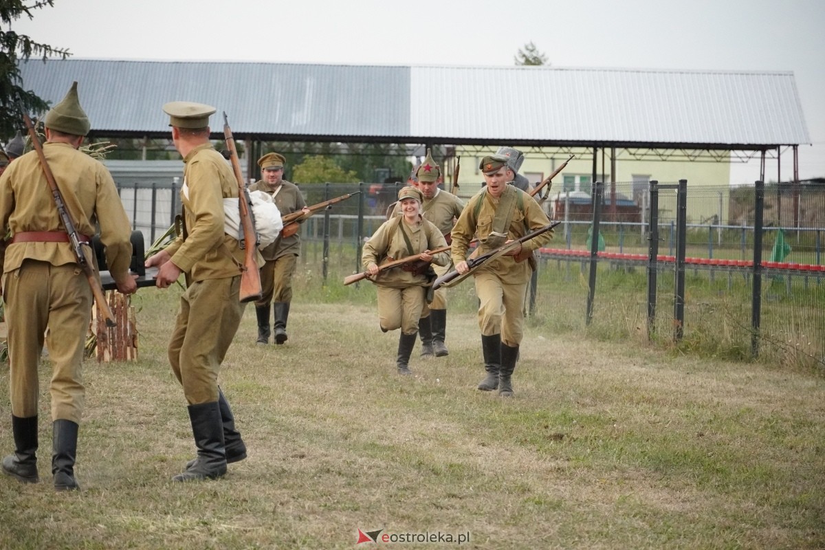Rekonstrukcja historyczna Bolszewika goń! w Rzekuniu [17.08.2024] - zdjęcie #235 - eOstroleka.pl