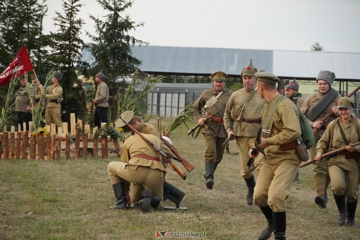 Rekonstrukcja historyczna Bolszewika goń! w Rzekuniu [17.08.2024] - zdjęcie #229 - eOstroleka.pl