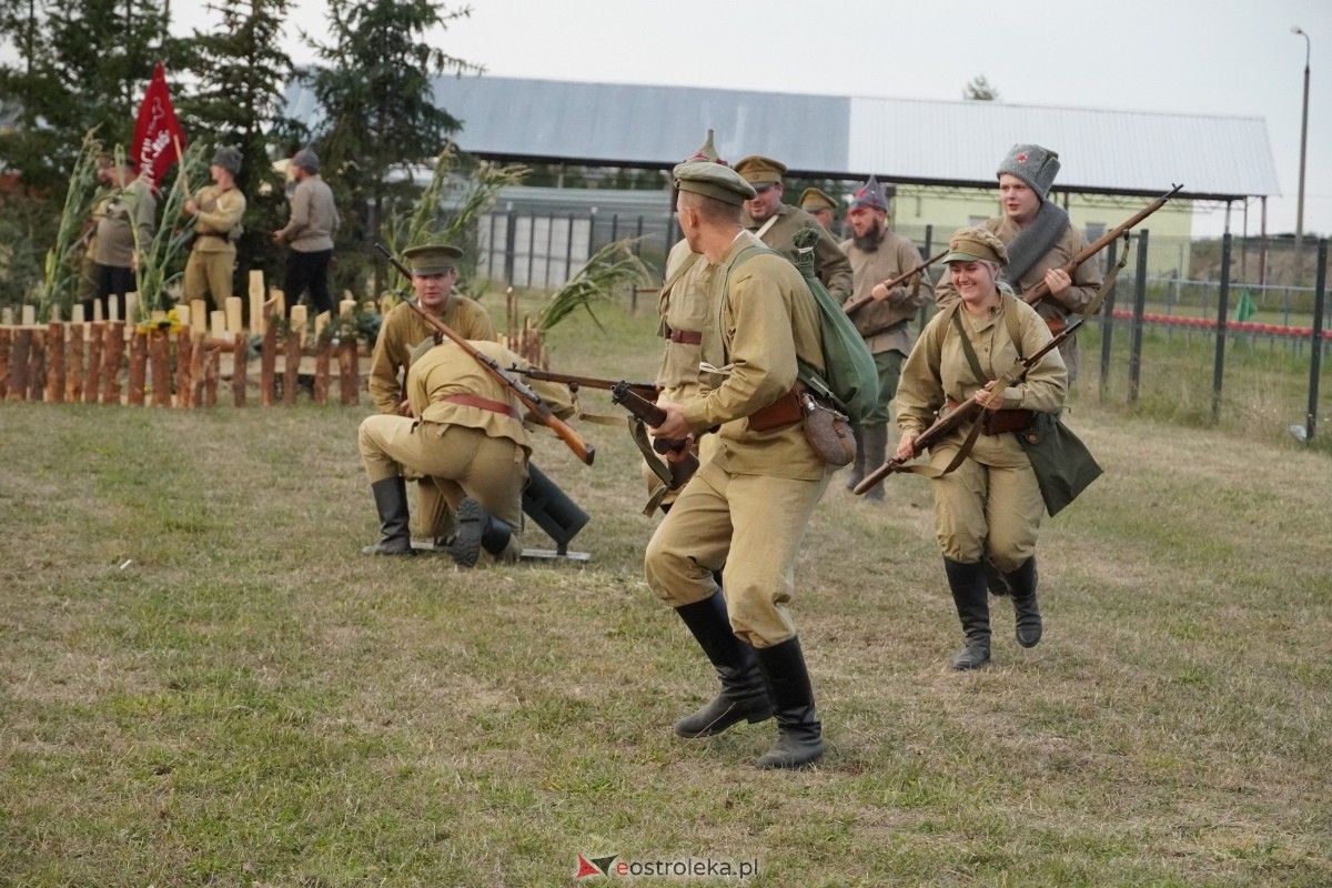 Rekonstrukcja historyczna Bolszewika goń! w Rzekuniu [17.08.2024] - zdjęcie #227 - eOstroleka.pl