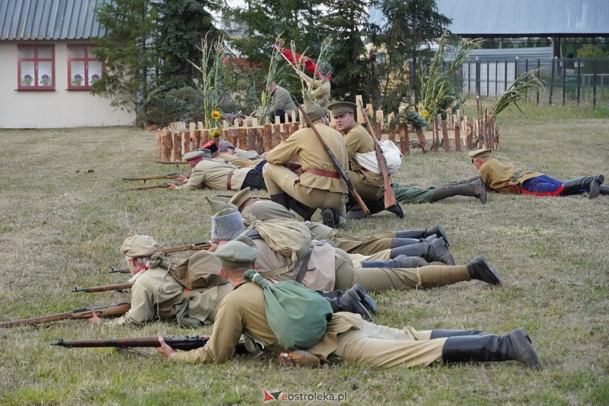 Rekonstrukcja historyczna Bolszewika goń! w Rzekuniu [17.08.2024] - zdjęcie #223 - eOstroleka.pl