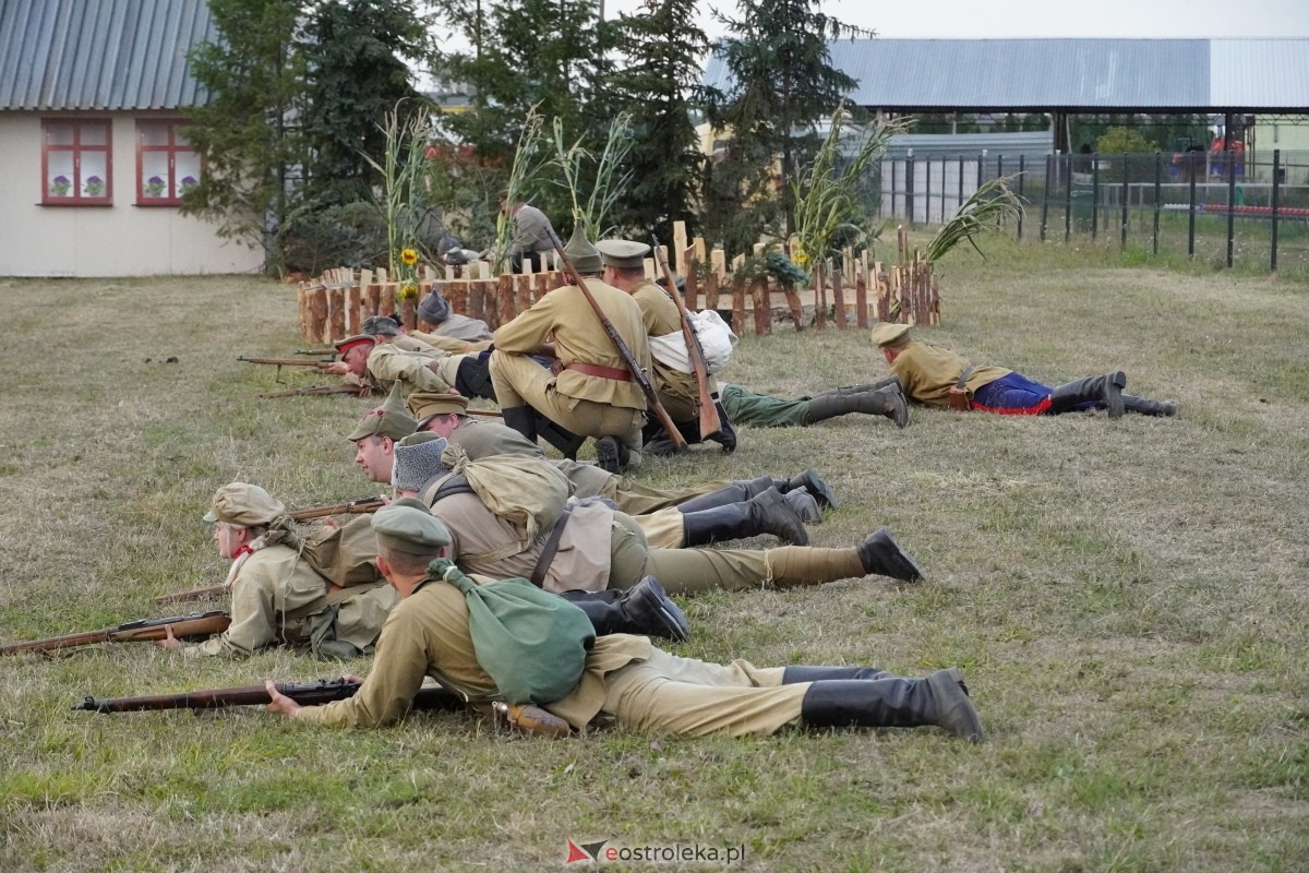 Rekonstrukcja historyczna Bolszewika goń! w Rzekuniu [17.08.2024] - zdjęcie #211 - eOstroleka.pl