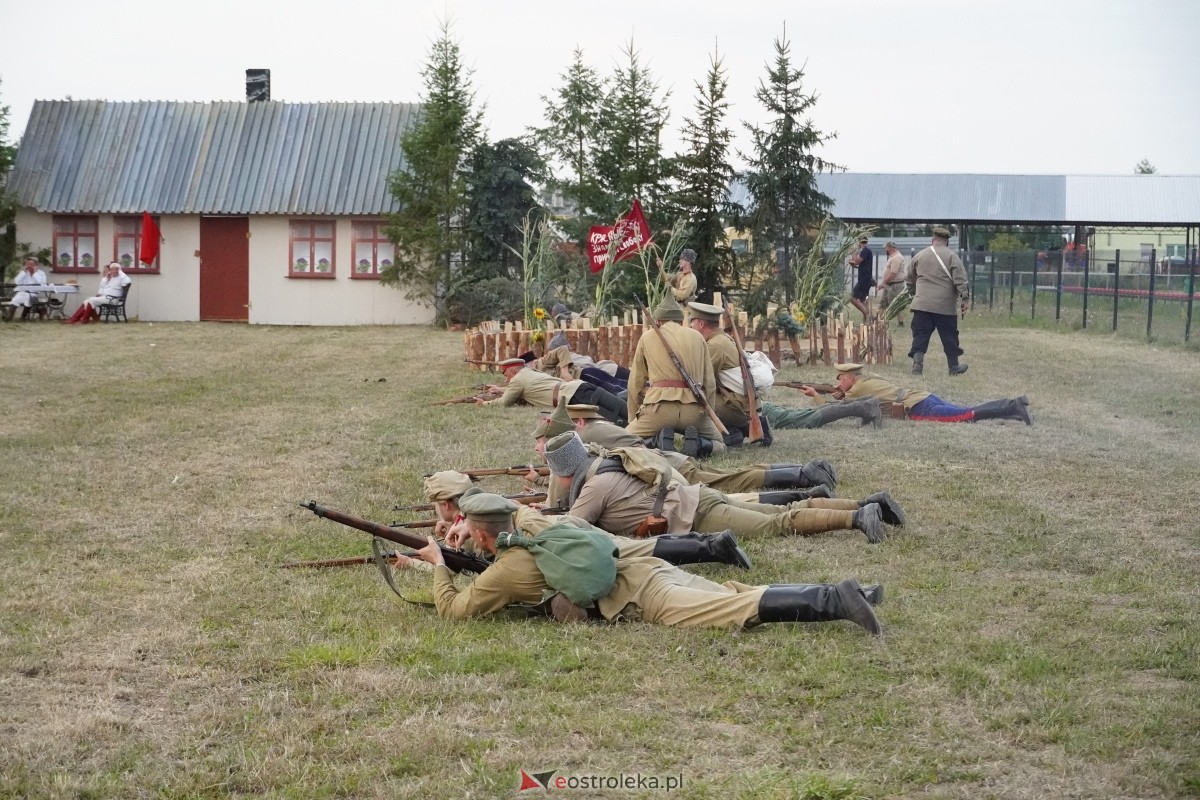 Rekonstrukcja historyczna Bolszewika goń! w Rzekuniu [17.08.2024] - zdjęcie #209 - eOstroleka.pl
