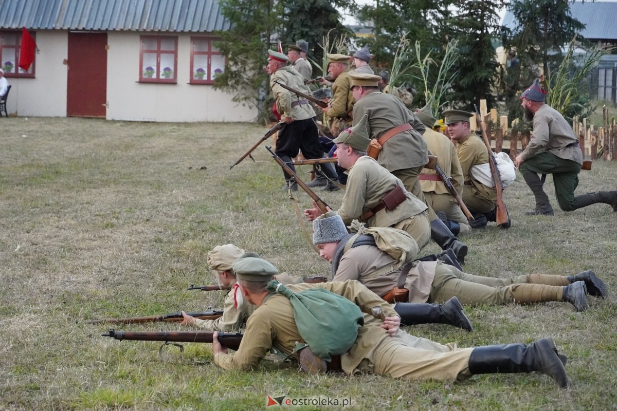 Rekonstrukcja historyczna Bolszewika goń! w Rzekuniu [17.08.2024] - zdjęcie #205 - eOstroleka.pl