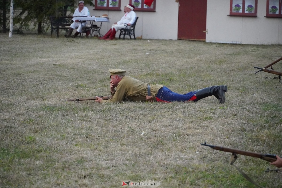 Rekonstrukcja historyczna Bolszewika goń! w Rzekuniu [17.08.2024] - zdjęcie #204 - eOstroleka.pl