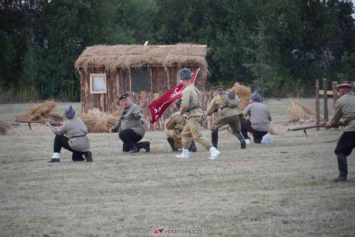 Rekonstrukcja historyczna Bolszewika goń! w Rzekuniu [17.08.2024] - zdjęcie #199 - eOstroleka.pl