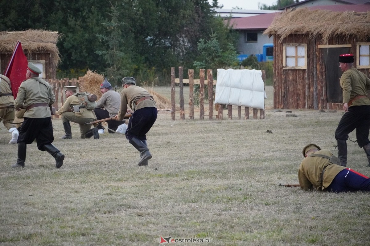 Rekonstrukcja historyczna Bolszewika goń! w Rzekuniu [17.08.2024] - zdjęcie #198 - eOstroleka.pl