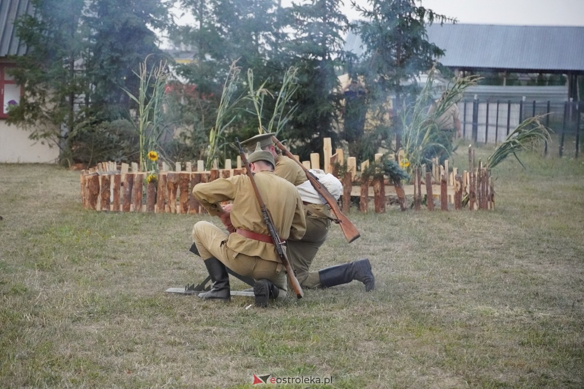 Rekonstrukcja historyczna Bolszewika goń! w Rzekuniu [17.08.2024] - zdjęcie #196 - eOstroleka.pl