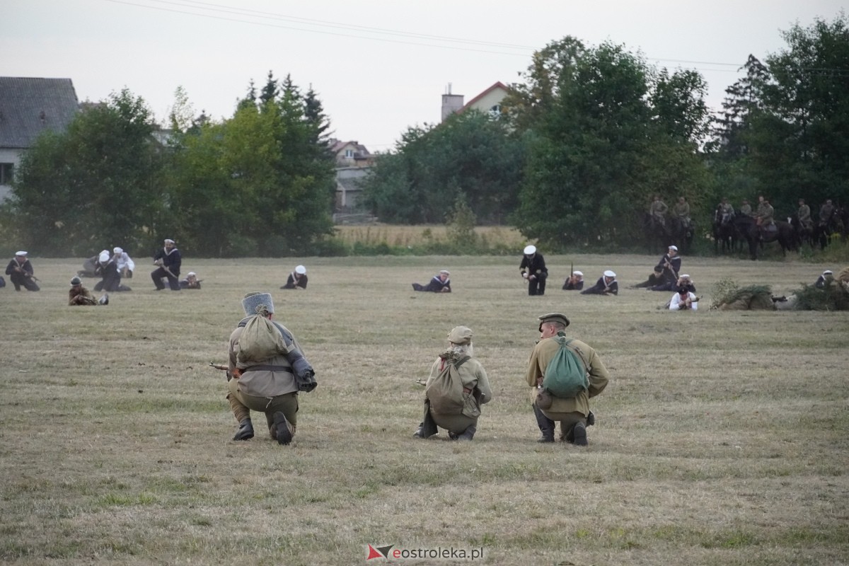 Rekonstrukcja historyczna Bolszewika goń! w Rzekuniu [17.08.2024] - zdjęcie #195 - eOstroleka.pl