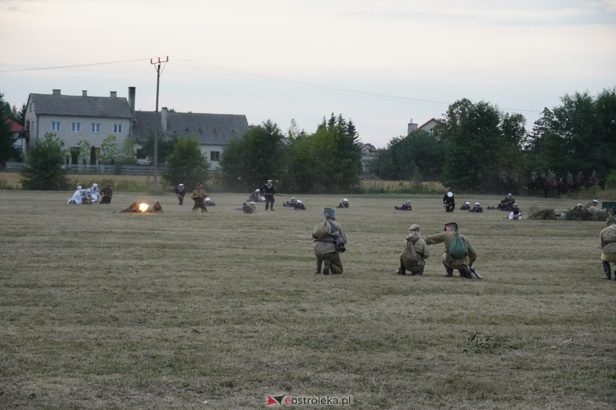 Rekonstrukcja historyczna Bolszewika goń! w Rzekuniu [17.08.2024] - zdjęcie #192 - eOstroleka.pl