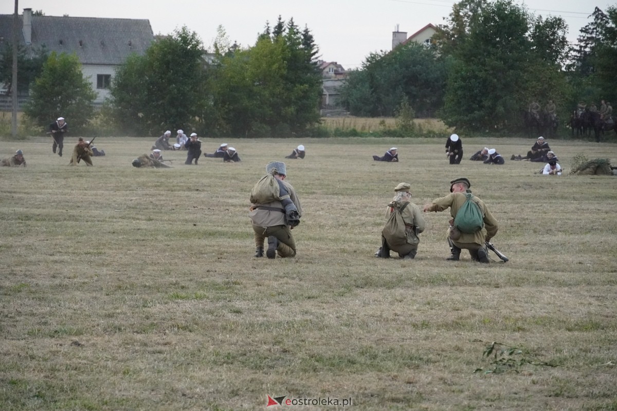 Rekonstrukcja historyczna Bolszewika goń! w Rzekuniu [17.08.2024] - zdjęcie #191 - eOstroleka.pl