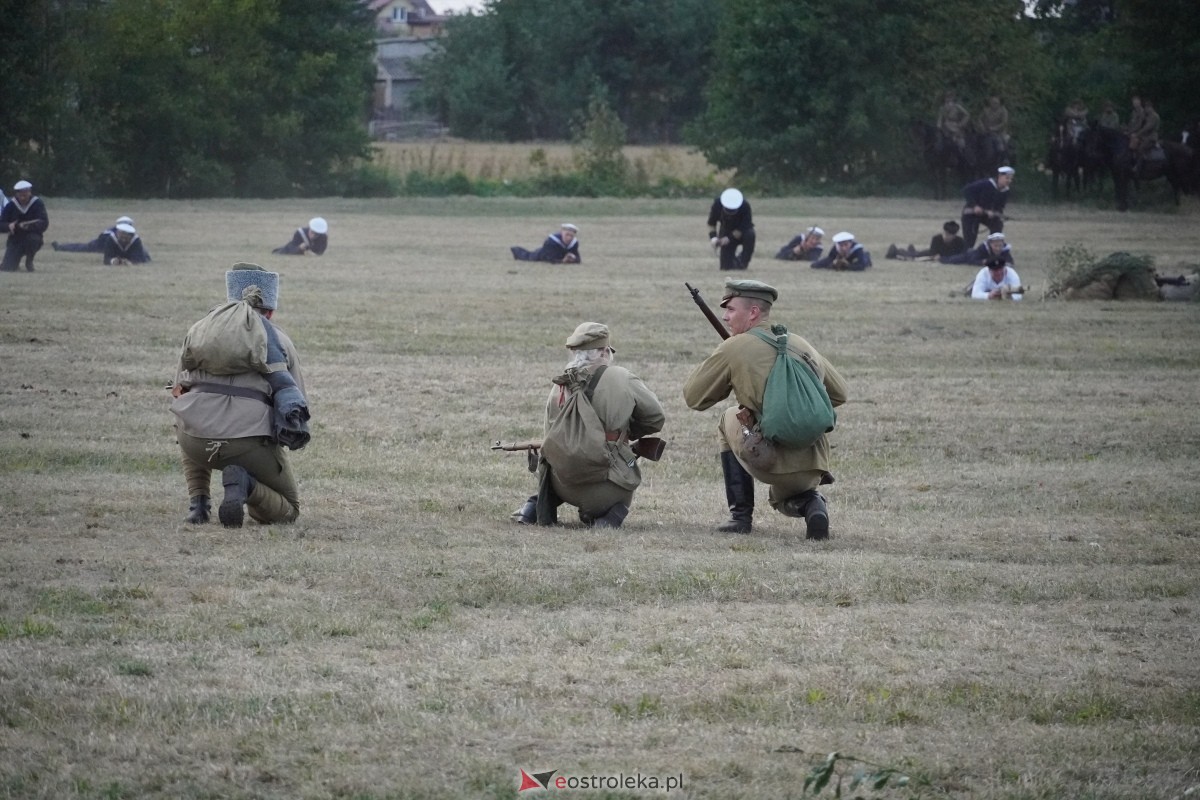 Rekonstrukcja historyczna Bolszewika goń! w Rzekuniu [17.08.2024] - zdjęcie #190 - eOstroleka.pl