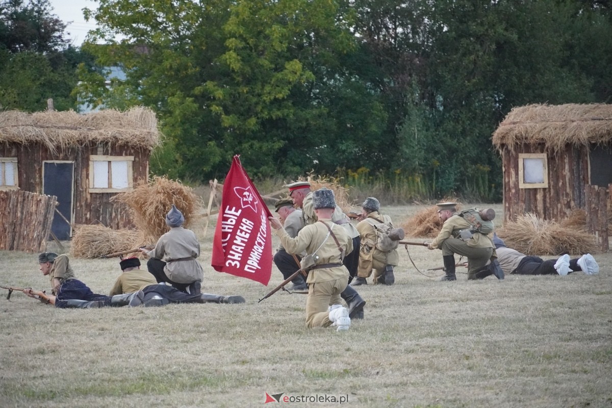 Rekonstrukcja historyczna Bolszewika goń! w Rzekuniu [17.08.2024] - zdjęcie #186 - eOstroleka.pl