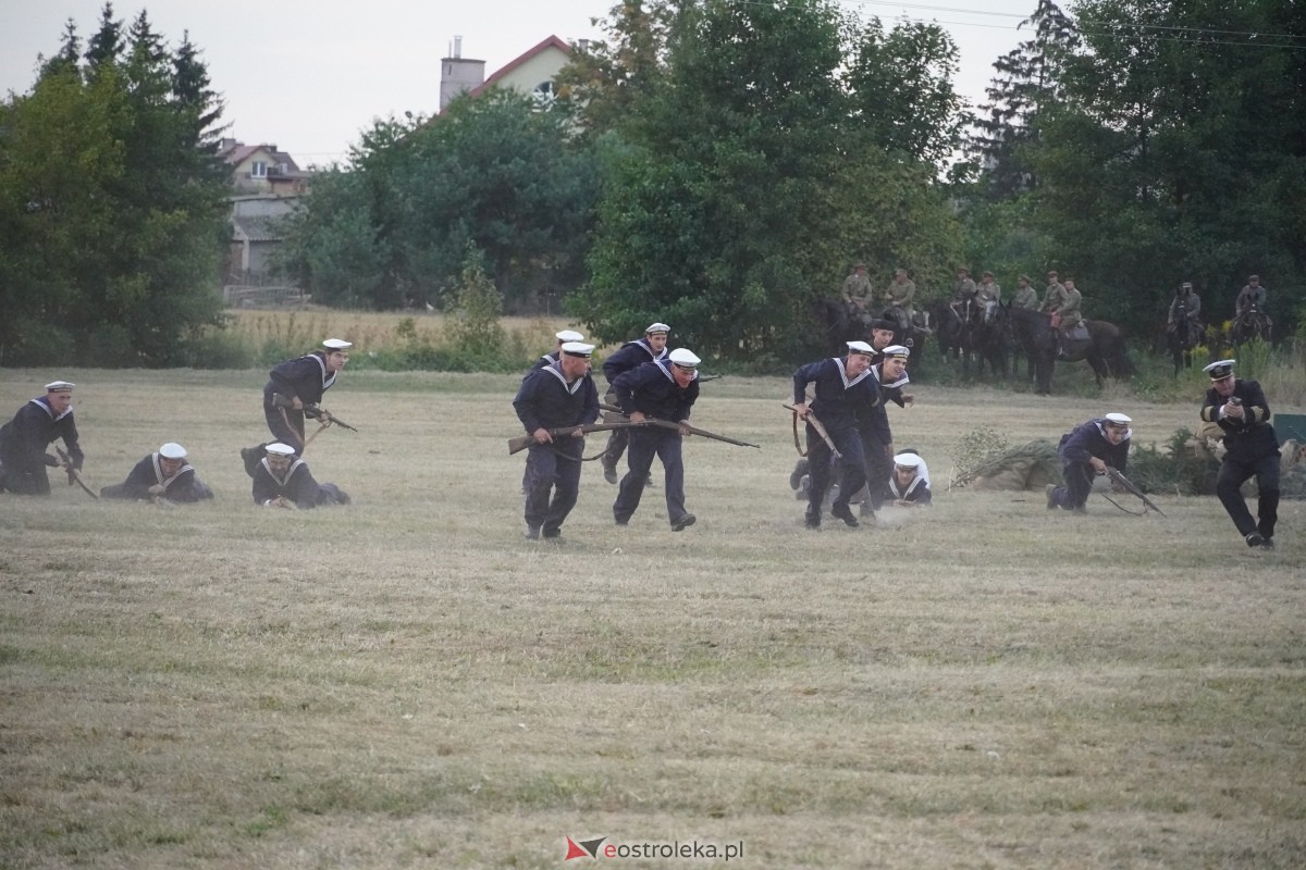 Rekonstrukcja historyczna Bolszewika goń! w Rzekuniu [17.08.2024] - zdjęcie #178 - eOstroleka.pl