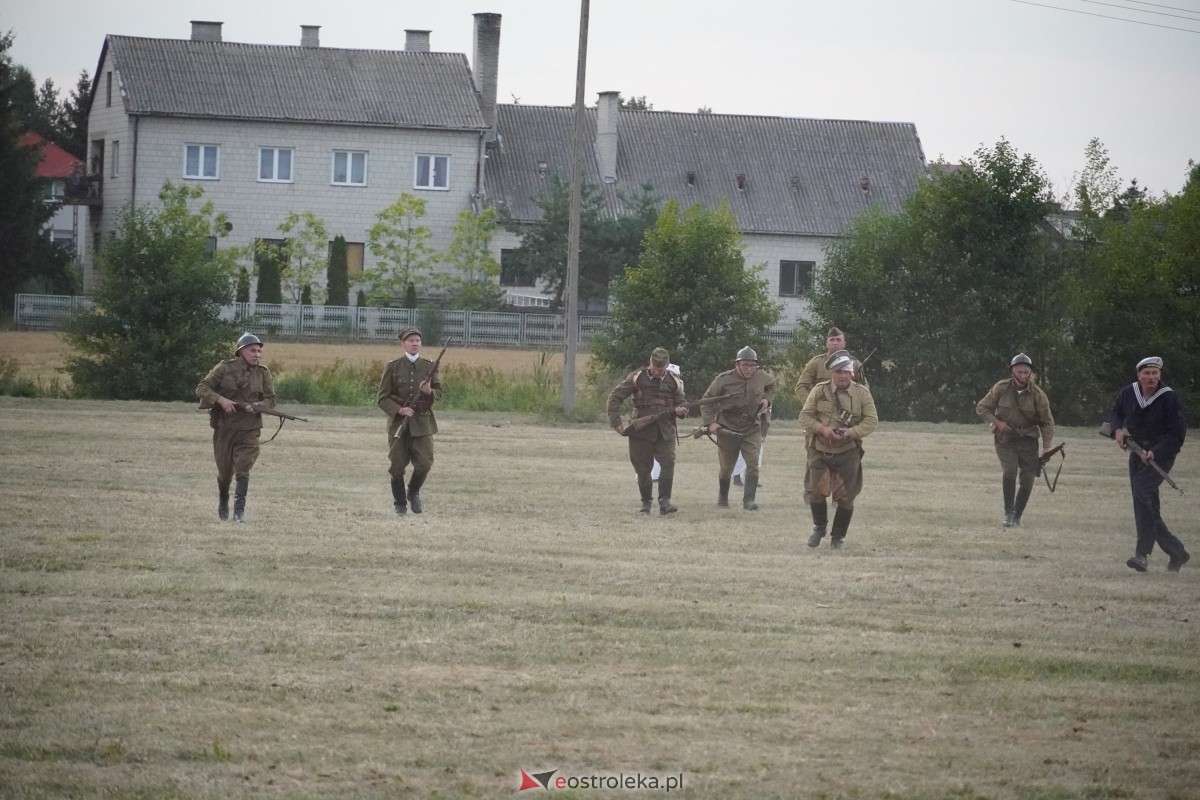 Rekonstrukcja historyczna Bolszewika goń! w Rzekuniu [17.08.2024] - zdjęcie #168 - eOstroleka.pl