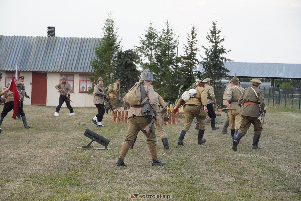 Rekonstrukcja historyczna Bolszewika goń! w Rzekuniu [17.08.2024] - zdjęcie #164 - eOstroleka.pl