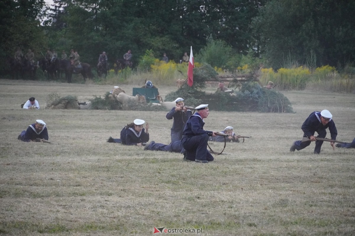 Rekonstrukcja historyczna Bolszewika goń! w Rzekuniu [17.08.2024] - zdjęcie #175 - eOstroleka.pl