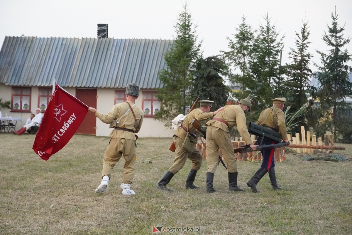 Rekonstrukcja historyczna Bolszewika goń! w Rzekuniu [17.08.2024] - zdjęcie #165 - eOstroleka.pl