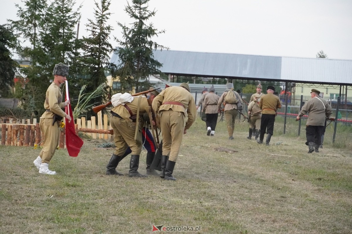 Rekonstrukcja historyczna Bolszewika goń! w Rzekuniu [17.08.2024] - zdjęcie #161 - eOstroleka.pl