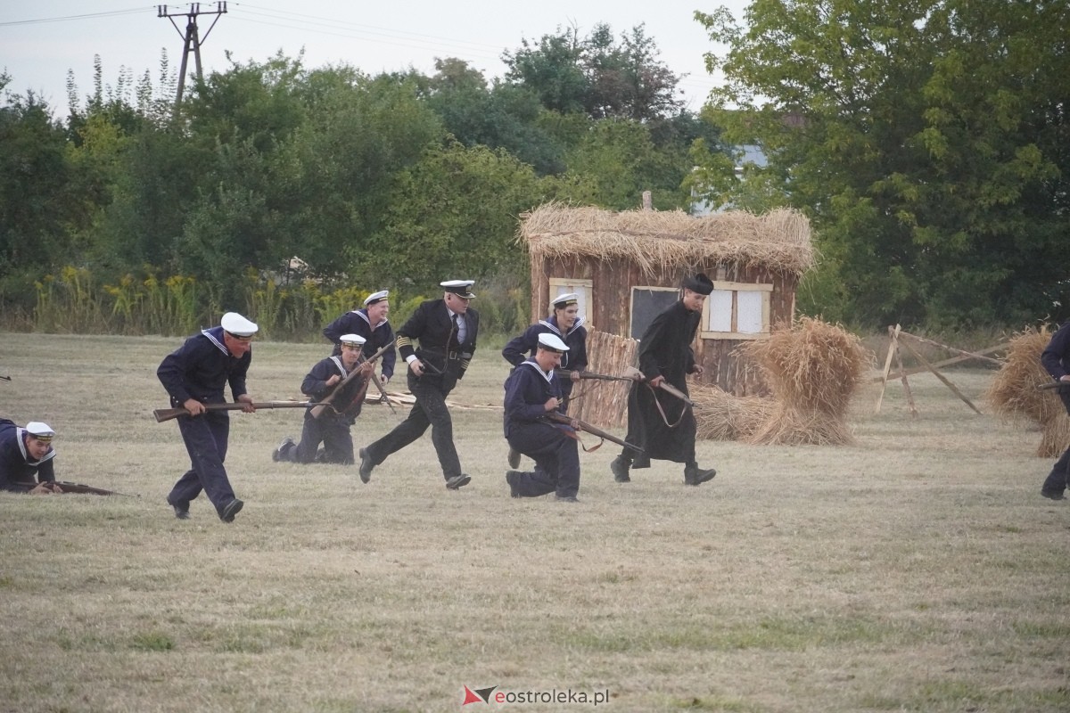 Rekonstrukcja historyczna Bolszewika goń! w Rzekuniu [17.08.2024] - zdjęcie #157 - eOstroleka.pl
