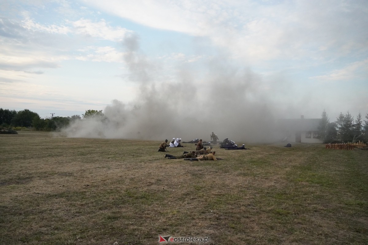 Rekonstrukcja historyczna Bolszewika goń! w Rzekuniu [17.08.2024] - zdjęcie #151 - eOstroleka.pl