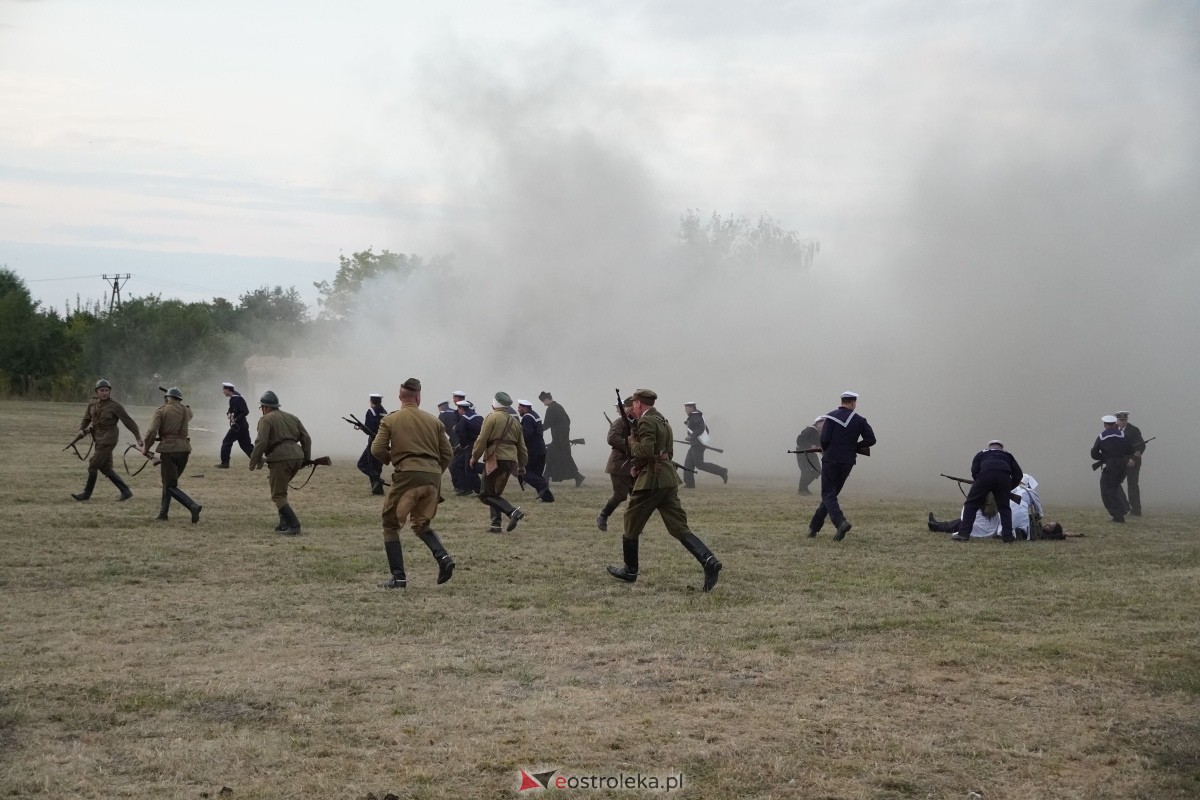 Rekonstrukcja historyczna Bolszewika goń! w Rzekuniu [17.08.2024] - zdjęcie #144 - eOstroleka.pl
