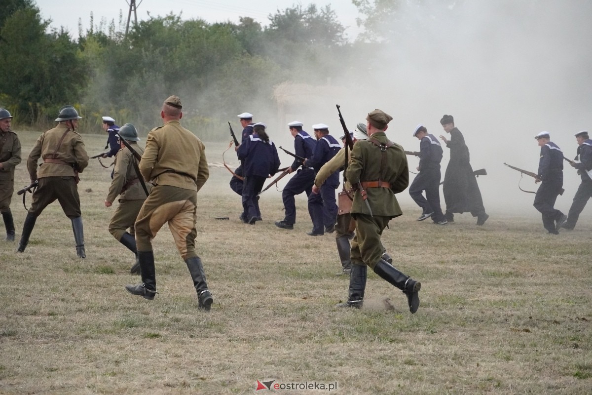 Rekonstrukcja historyczna Bolszewika goń! w Rzekuniu [17.08.2024] - zdjęcie #143 - eOstroleka.pl