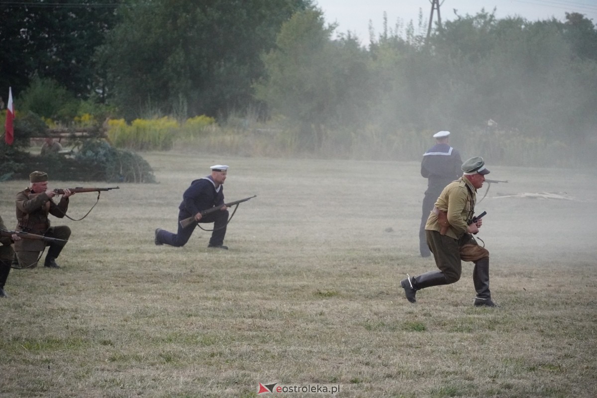 Rekonstrukcja historyczna Bolszewika goń! w Rzekuniu [17.08.2024] - zdjęcie #140 - eOstroleka.pl