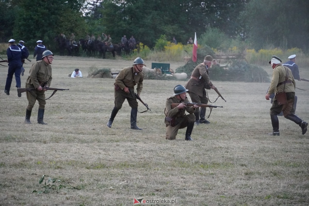 Rekonstrukcja historyczna Bolszewika goń! w Rzekuniu [17.08.2024] - zdjęcie #138 - eOstroleka.pl