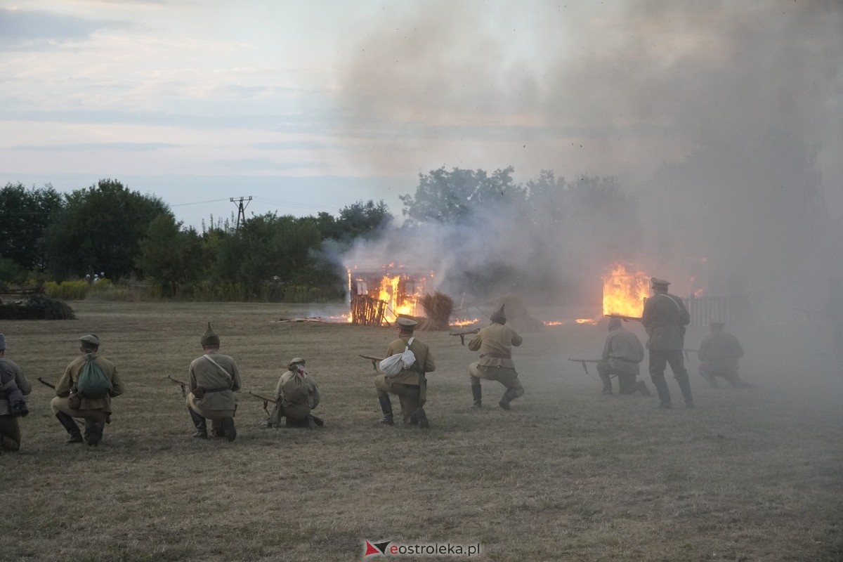 Rekonstrukcja historyczna Bolszewika goń! w Rzekuniu [17.08.2024] - zdjęcie #134 - eOstroleka.pl