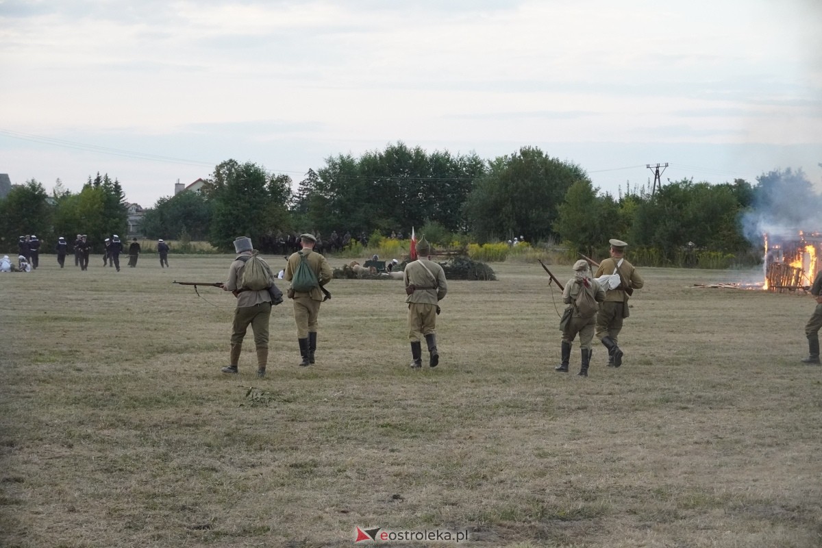 Rekonstrukcja historyczna Bolszewika goń! w Rzekuniu [17.08.2024] - zdjęcie #132 - eOstroleka.pl