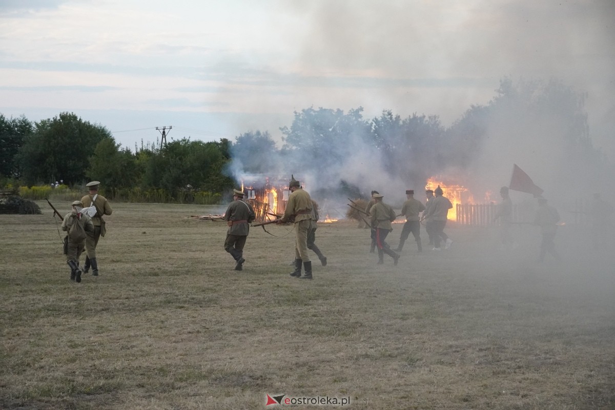 Rekonstrukcja historyczna Bolszewika goń! w Rzekuniu [17.08.2024] - zdjęcie #131 - eOstroleka.pl