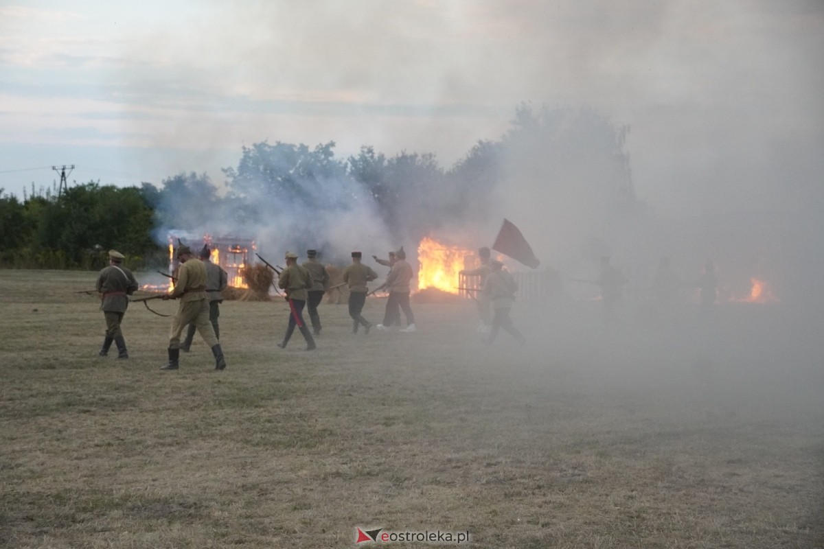 Rekonstrukcja historyczna Bolszewika goń! w Rzekuniu [17.08.2024] - zdjęcie #130 - eOstroleka.pl