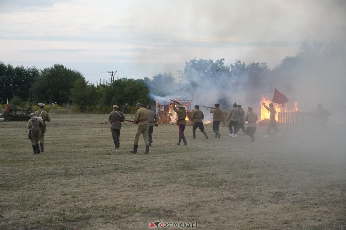 Rekonstrukcja historyczna Bolszewika goń! w Rzekuniu [17.08.2024] - zdjęcie #129 - eOstroleka.pl