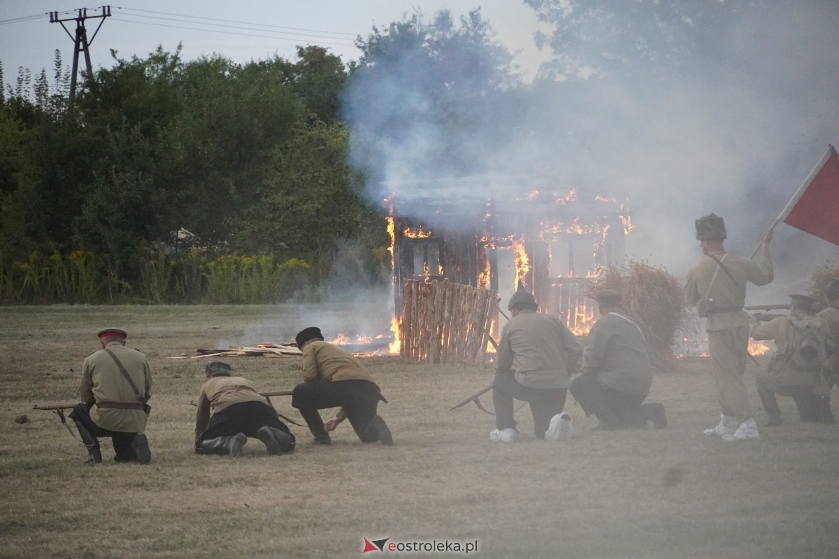 Rekonstrukcja historyczna Bolszewika goń! w Rzekuniu [17.08.2024] - zdjęcie #128 - eOstroleka.pl