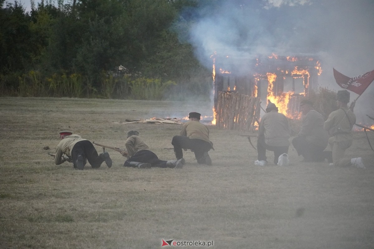 Rekonstrukcja historyczna Bolszewika goń! w Rzekuniu [17.08.2024] - zdjęcie #127 - eOstroleka.pl