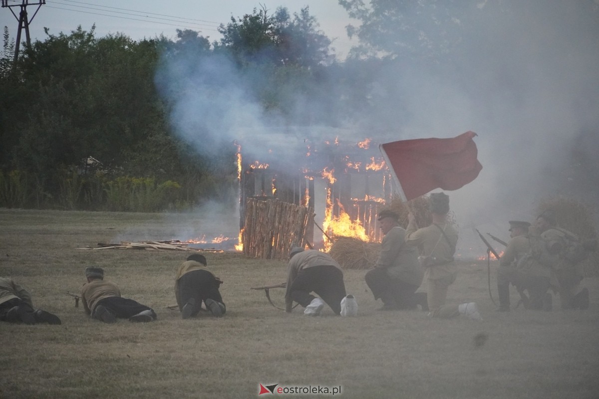 Rekonstrukcja historyczna Bolszewika goń! w Rzekuniu [17.08.2024] - zdjęcie #124 - eOstroleka.pl